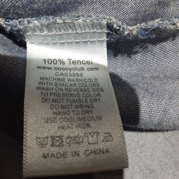 Coco Y Club CYC Women's Ruffle Tencel Top Blue Chambray Size Largr - Picture 5 of 5